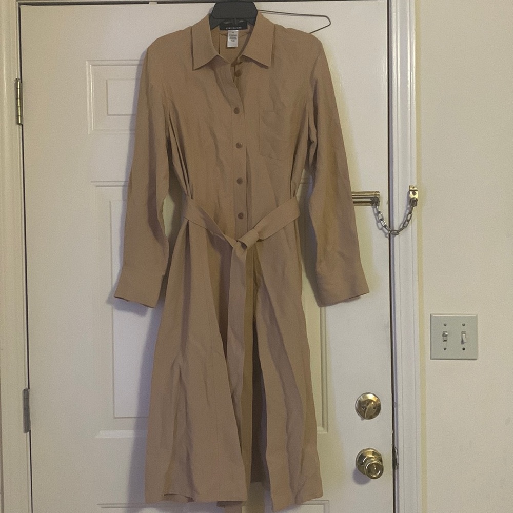Jones New York tan dress